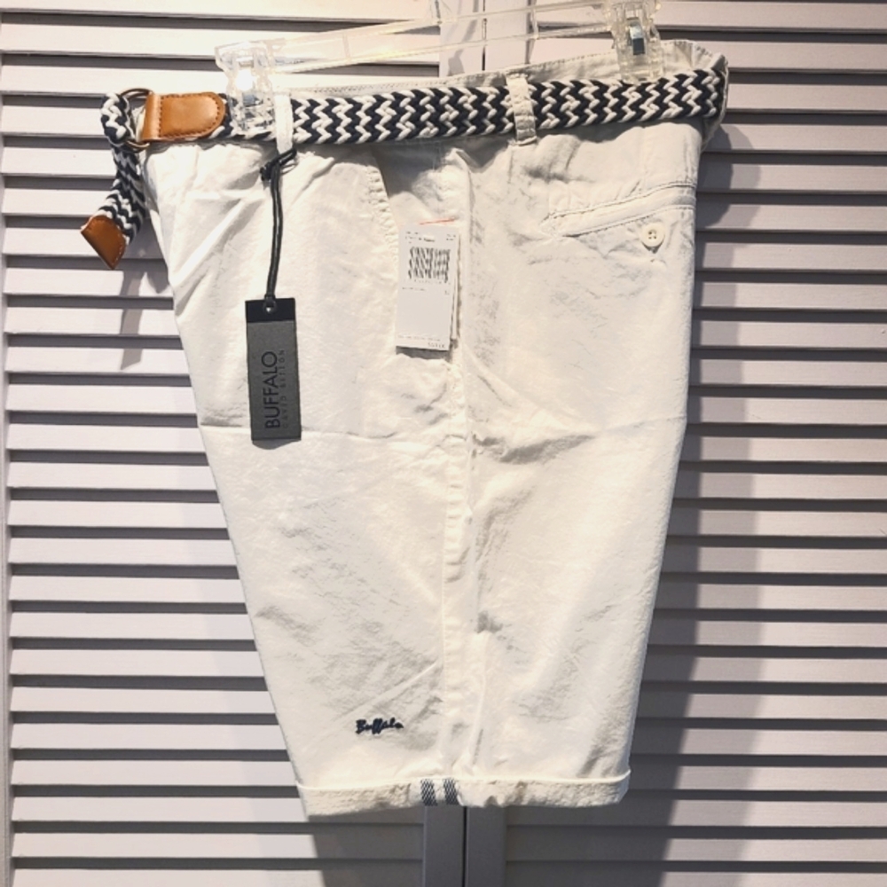 Buffalo Mens Shorts by David Bitton.  Size 32.  Color White